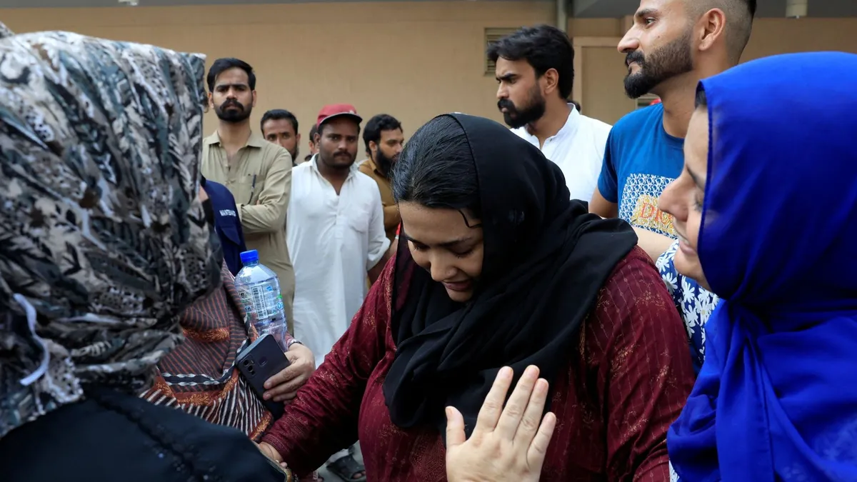 Horror en Pakistán: 15 bebés murieron tras el incendio de un hospital de Islamabad