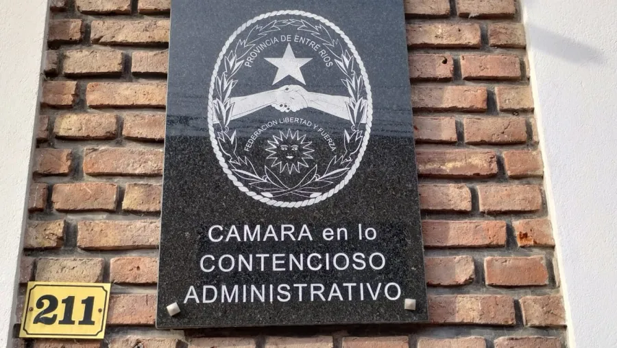 Declaran inconstitucionalidad de dos decisiones administrativas del Ejecutivo y del Senado provincial