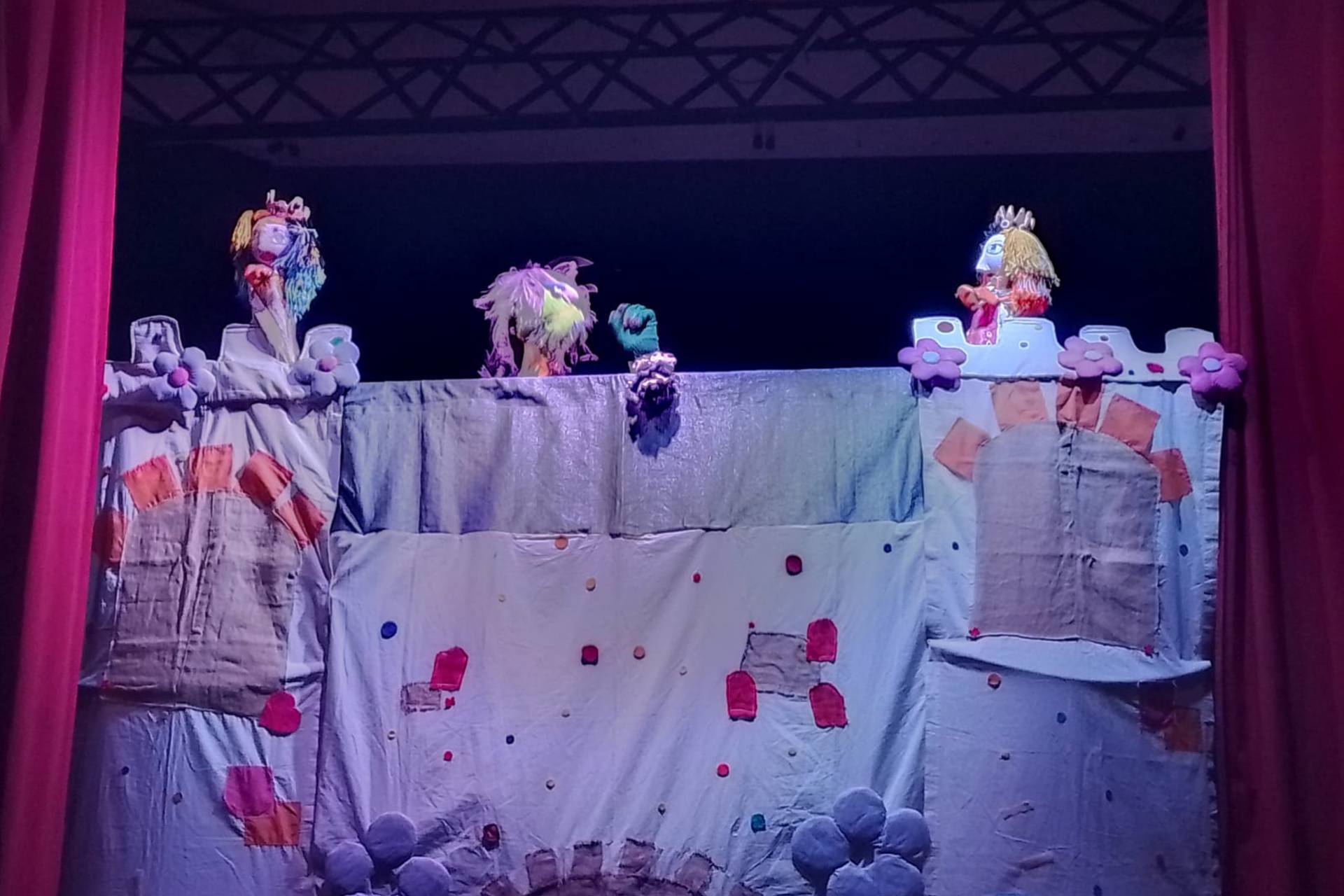 Un Domingo de Teatro llega a Sauce de Luna con una función para las infancias