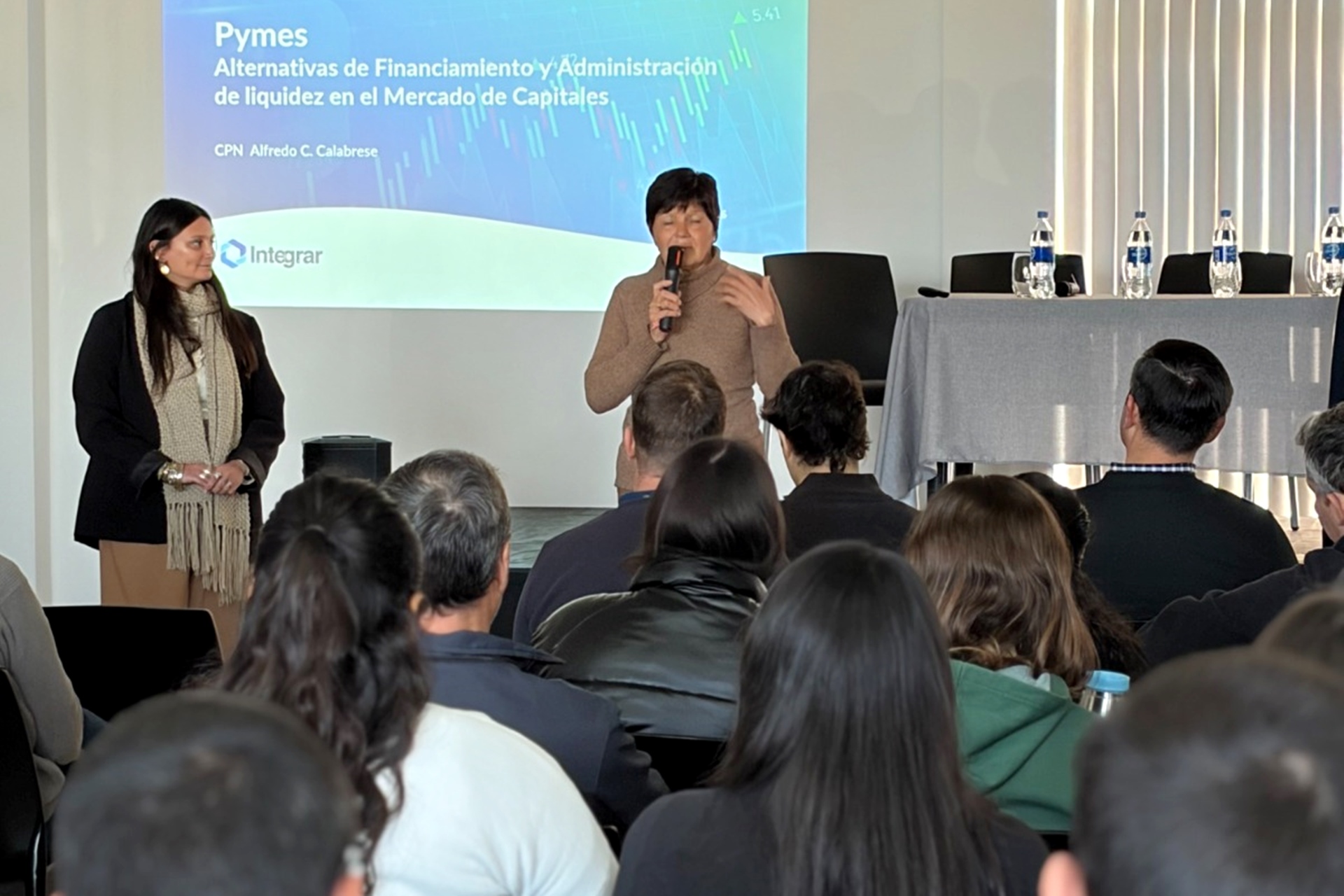 Capacitan a emprendedores de Urdinarrain en acceso a nuevas herramientas de financiamiento