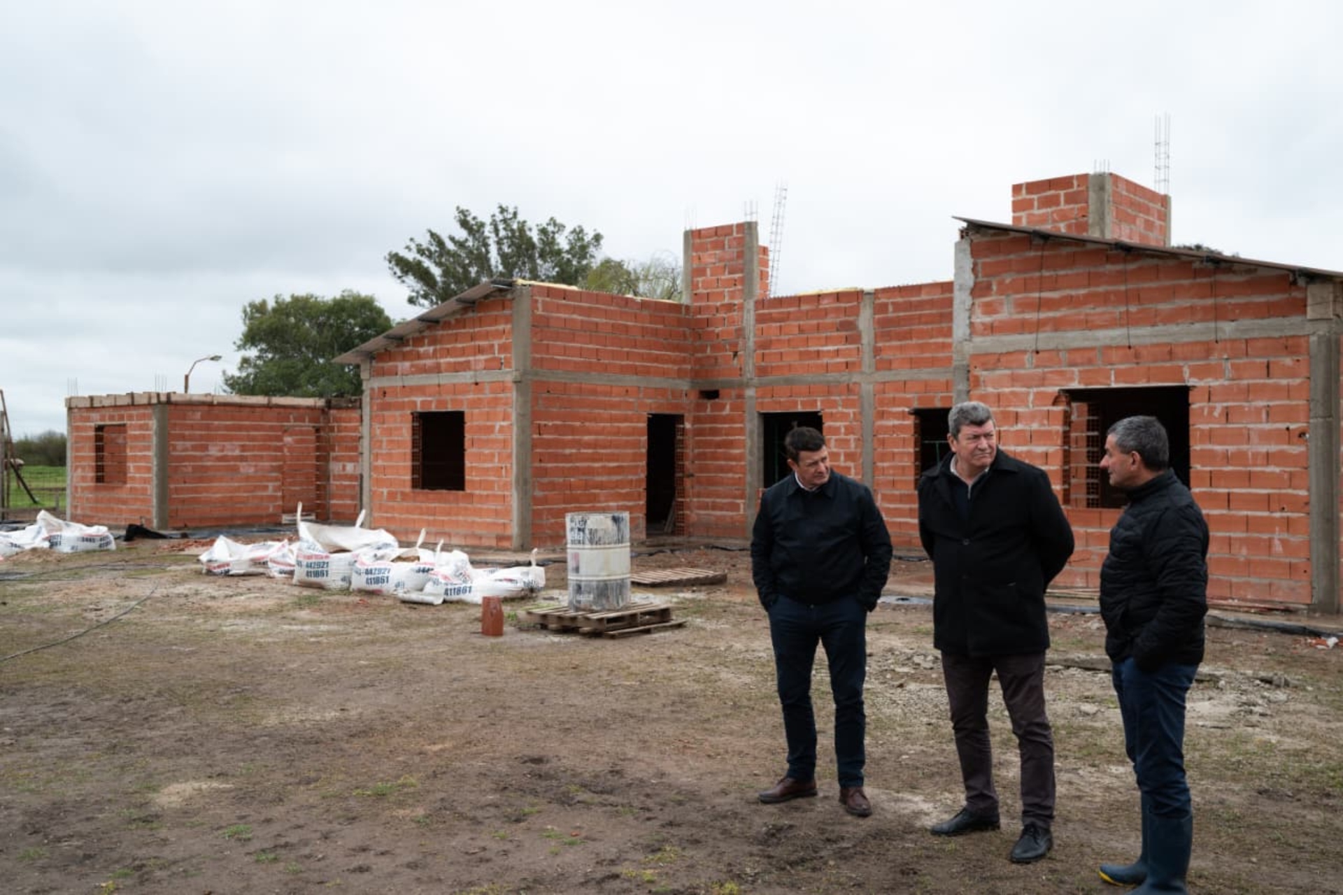 Avanza la construcción de 10 viviendas en Gobernador Mansilla
