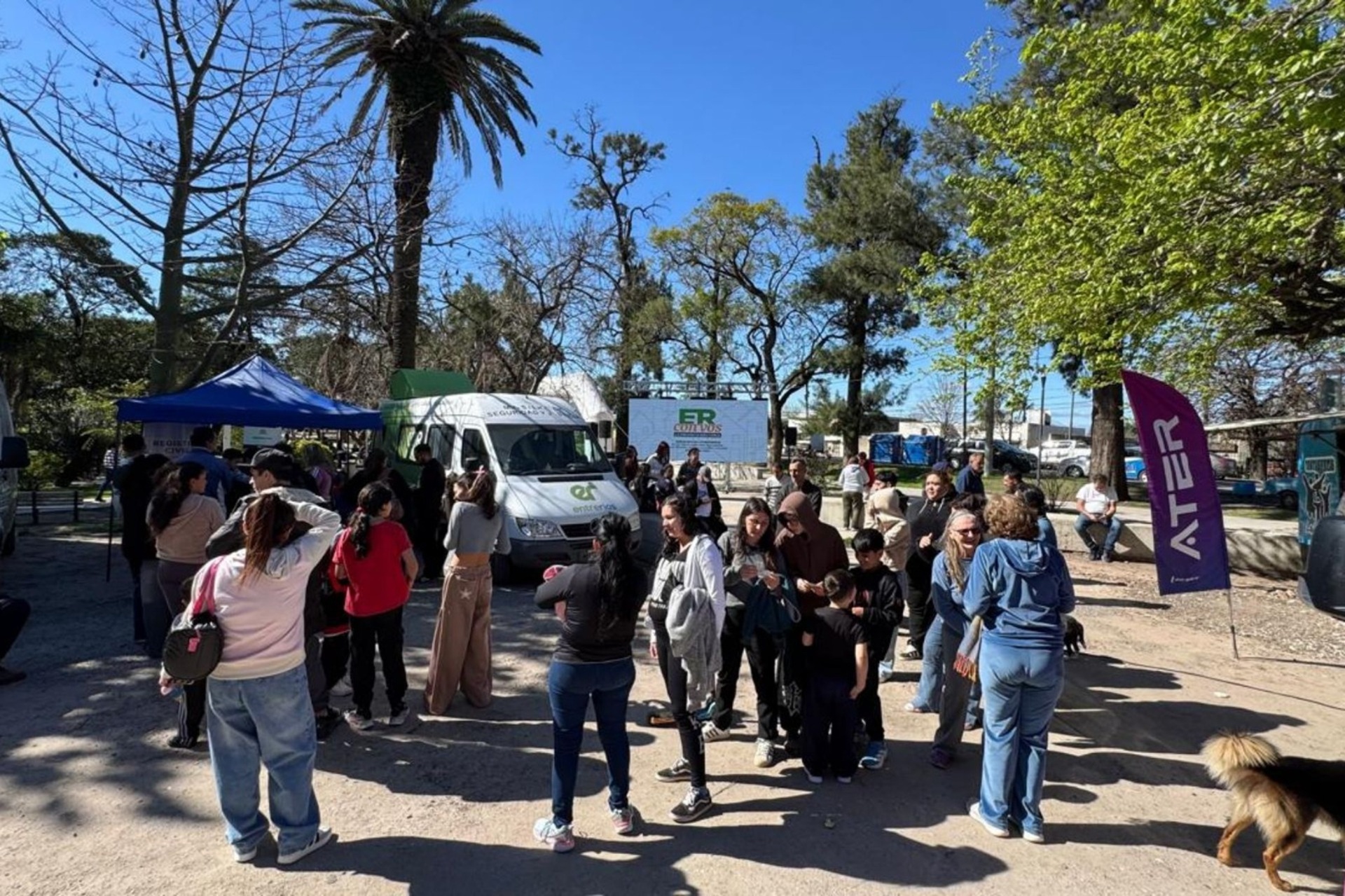 ER con Vos acercó trámites, programas y servicios del gobierno provincial a vecinos del Parque Gazzano de Paraná