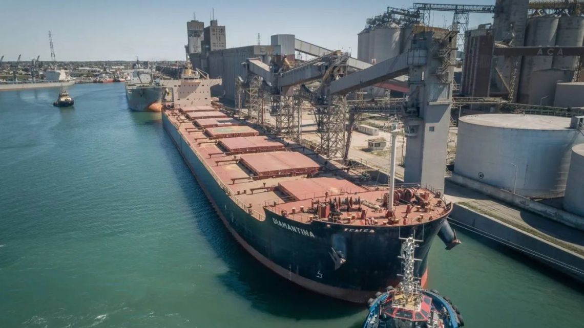 Paro portuario genera pérdidas de hasta US$ 100.000 dólares diarios por barco