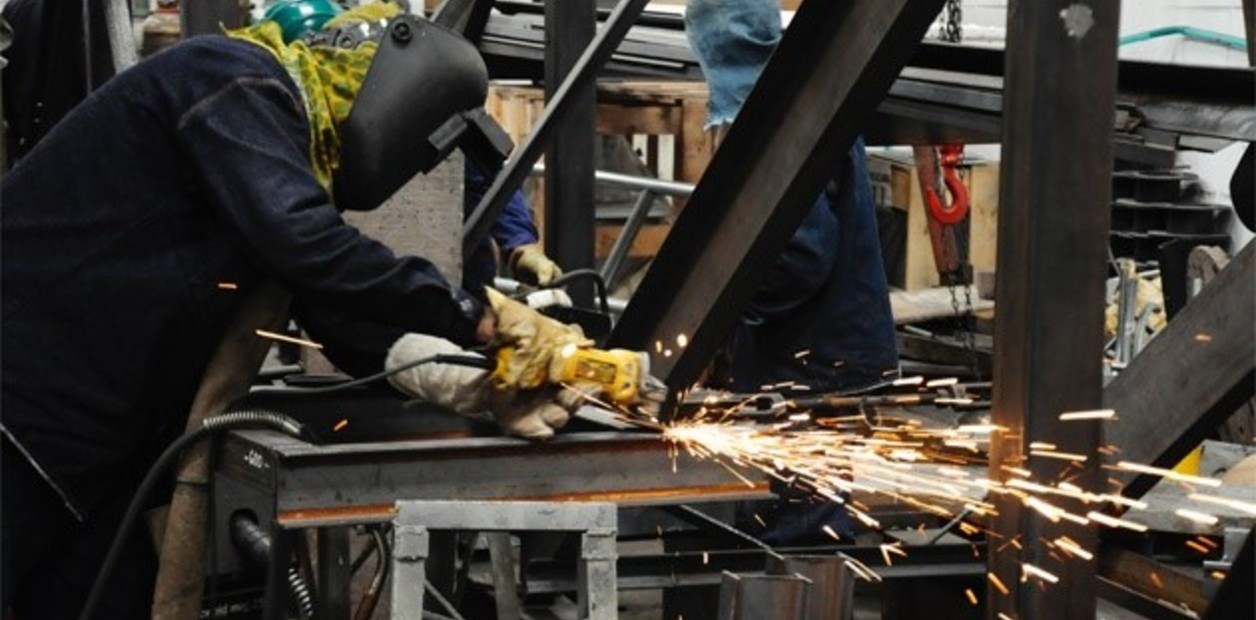 Un sector clave de la industria cayó 4,4% en el último año y tiene paradas seis de cada diez máquinas