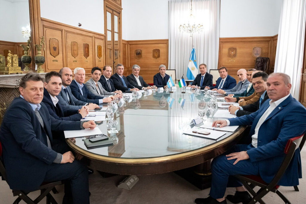 Cesión vial: Weretilneck firmó convenios con Nación y Río Negro se hará cargo de las rutas 22 y 151