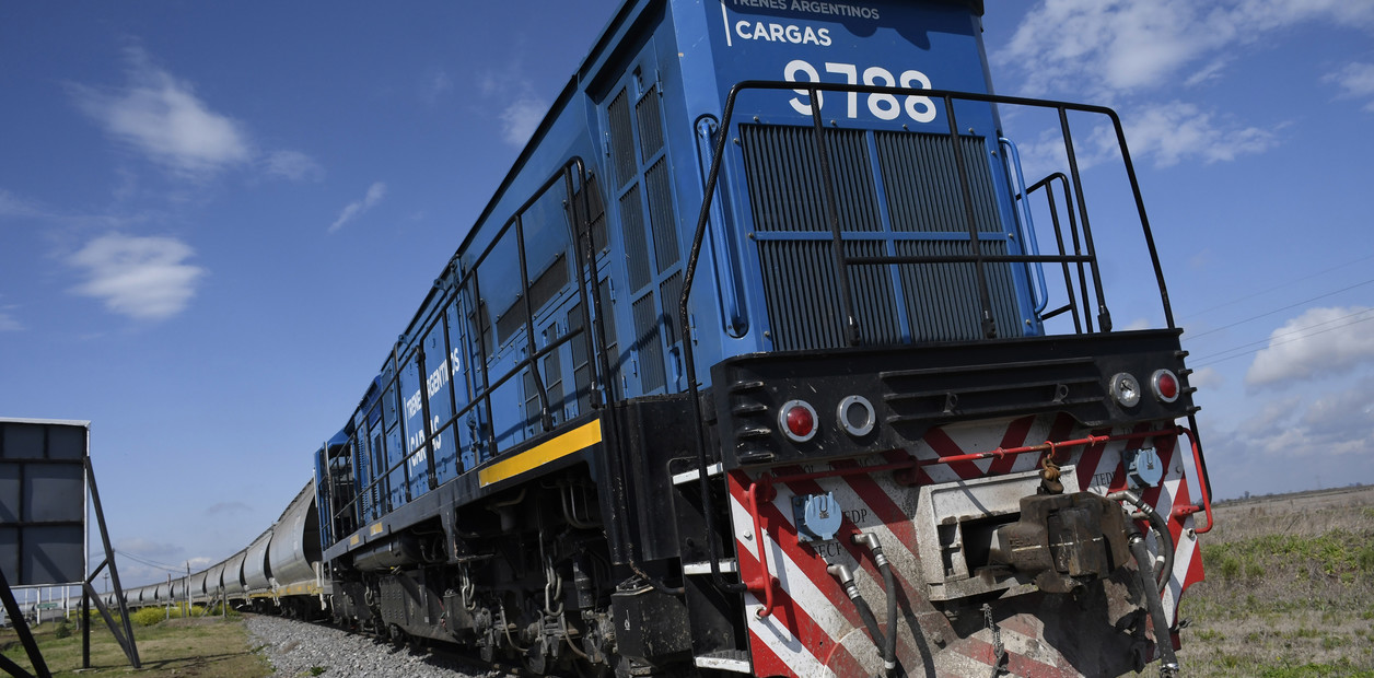 Trenes: el Gobierno autorizó el llamado a licitación de las líneas Belgrano Cargas, San Martín y Urquiza