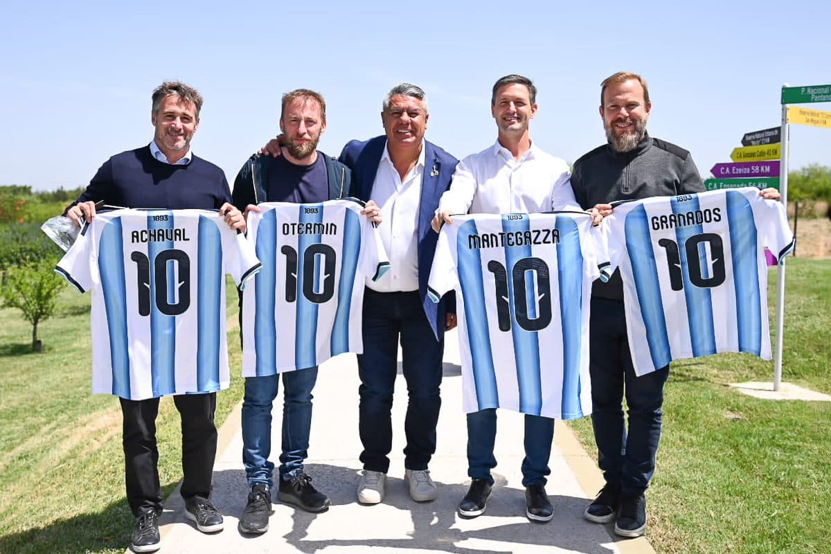 "La Liga". El grupo de intendentes del PJ que se construyó a la sombra de Chiqui Tapia e Insaurralde