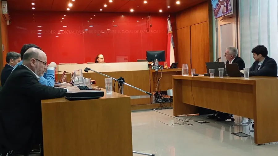 Contratos: apelaron la resolución que dispuso embargar propiedades de Camisassa en un fideicomiso