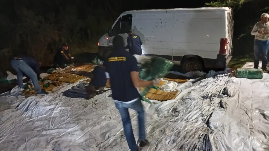 Un vehículo en venta, cheques falsos y un cargamento de droga, la historia previa de la detención del abogado