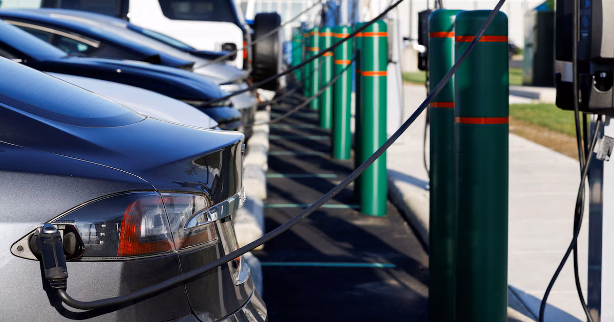 El Gobierno elevó a USD 35.000 el tope para importar autos eléctricos sin arancel