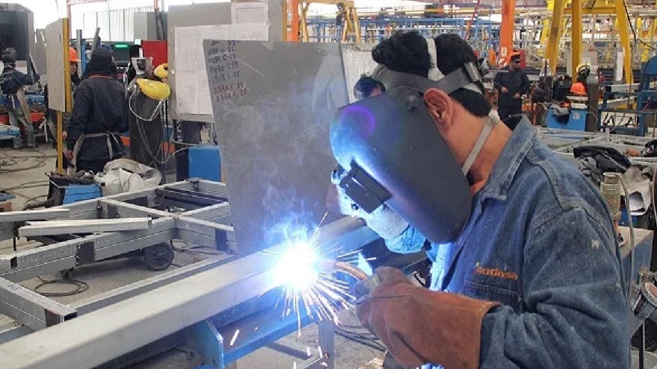 La industria metalúrgica acumuló una baja de 5,6% y opera con 39,6% de capacidad