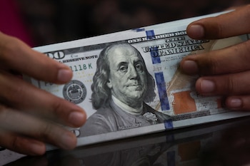 El dólar no se movió y la brecha con el techo de la banda cambiaria es la más amplia en 17 meses