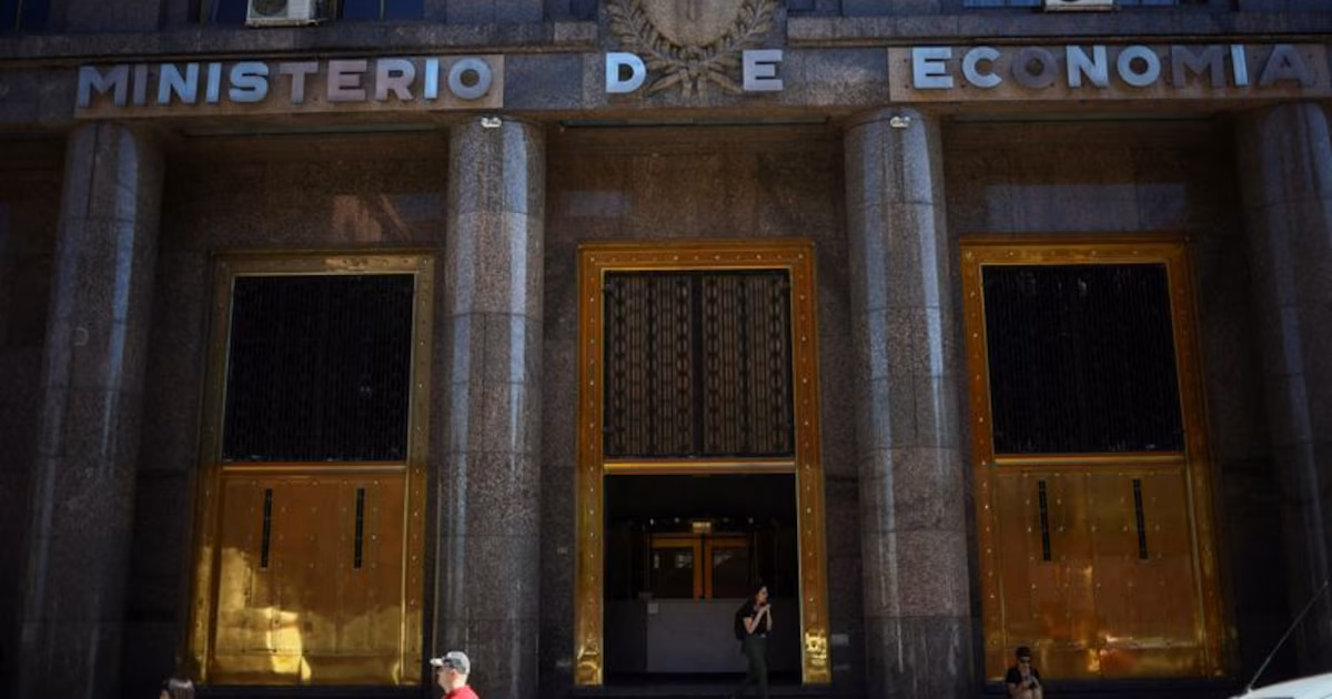Reservas, deuda y elecciones: los cuatro frentes que condicionan el plan económico rumbo a las elecciones 2027