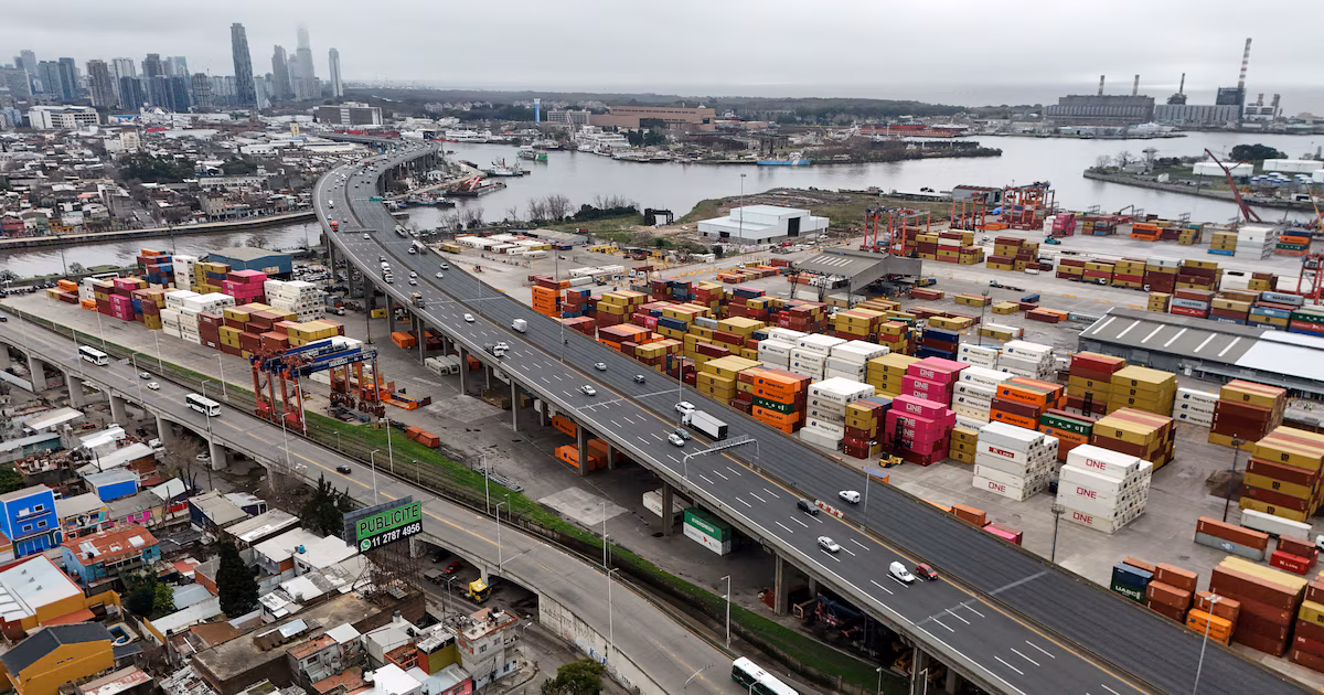 El Gobierno prevé un fuerte salto de las importaciones en 2027: cuánto crecerán y qué pasará con el superávit comercial