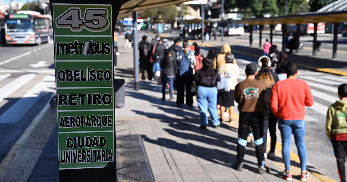 Aumentan los colectivos, trenes y subtes: cuánto costará viajar a partir de hoy