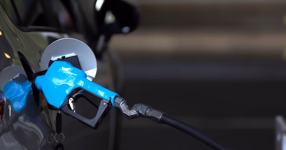 Guerra, petróleo y precio de los combustibles: cuánto aumentaron la nafta y el gasoil en la Argentina en comparación con otros países del mundo