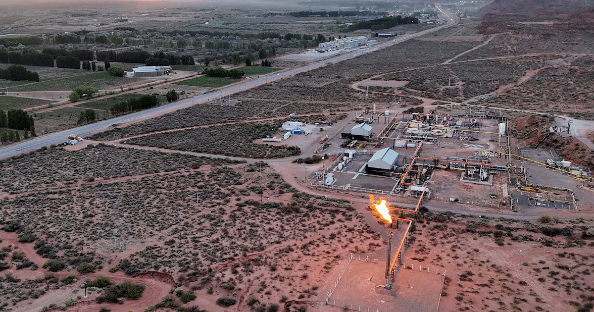 Las petroleras que operan en Vaca Muerta adelantarán fondos para pavimentar y mejorar las rutas en Neuquén
