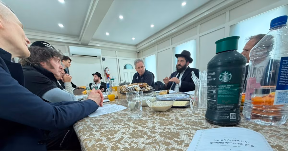 Javier Milei visitó la Tumba del Rebe en Nueva York antes de regresar a Buenos Aires