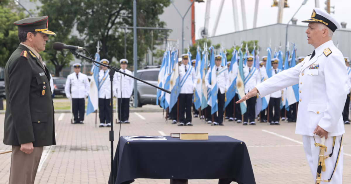 Purga en la Armada por la trama de corrupción con los sueldos: avanza la destitución de una decena de militares