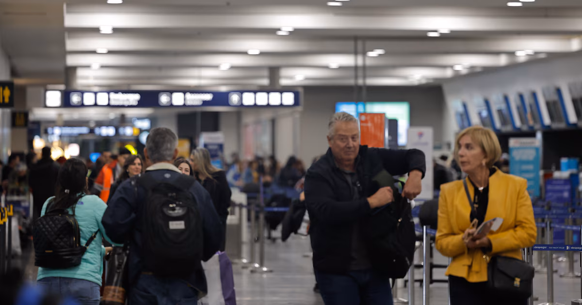 El Gobierno intimó a garantizar el 75% de los servicios tras el anuncio de paros en aeropuertos de todo el país