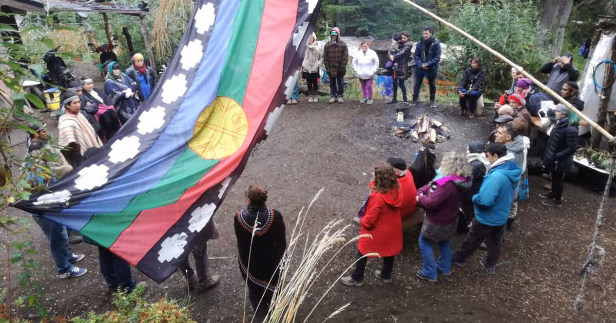 Villa La Angostura: la Justicia reconoció la propiedad de una familia, pero rechazó desalojar a una comunidad mapuche