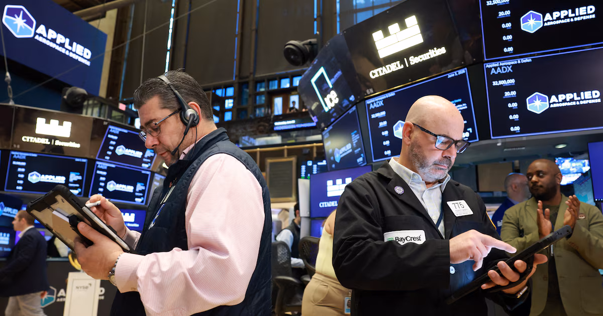 Jornada financiera: el riesgo país encadenó la cuarta baja consecutiva y se alejó de los 500 puntos