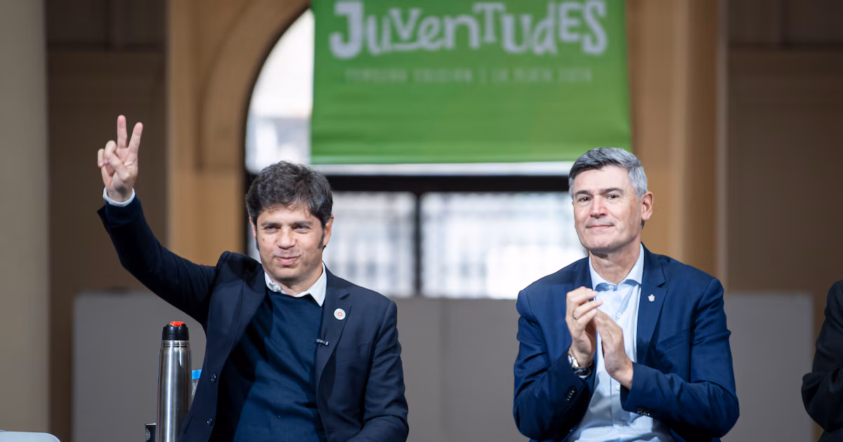 Otra señal de Kicillof a las provincias: compartió un acto con el intendente de Córdoba, que críticó a Milei