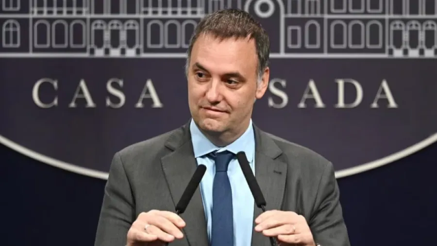 La Fiscalía pone en duda las explicaciones patrimoniales de Adorni y pide peritar sus billeteras cripto