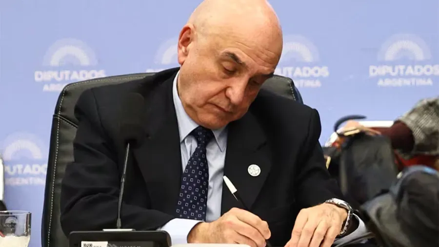 Antes de renunciar, el interventor de Andis denunció “sobreprecios sistemáticos” y apuntó contra Spagnuolo
