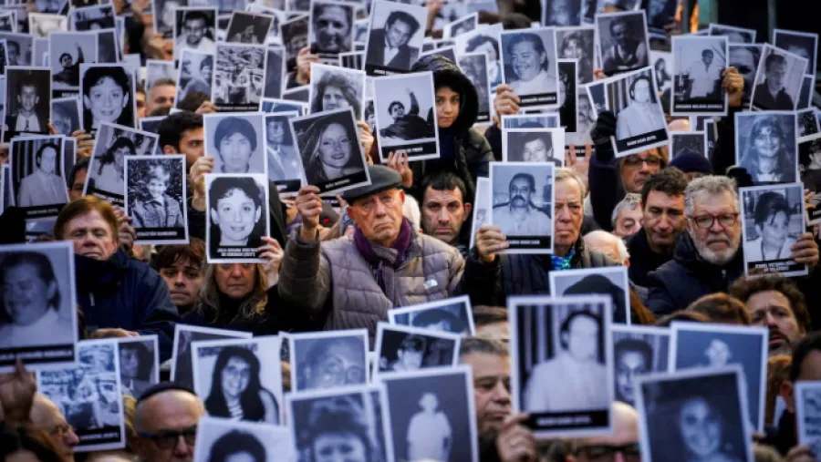 La Justicia procesó a 8 altos mandos iraníes y libaneses por el atentado a la AMIA