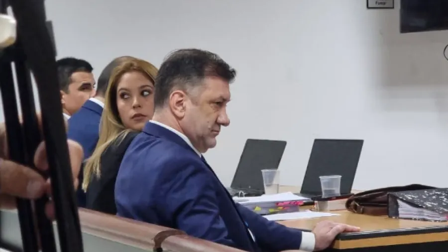 Ordenaron peritar celulares de Kueider, su pareja y socios en la causa por lavado de dinero