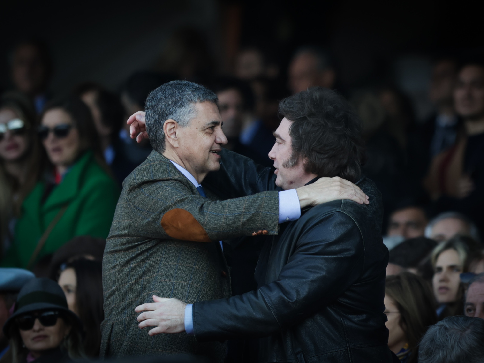 Para mostrar apoyos y consensos, Javier Milei lleva una docena de gobernadores a su viaje a París