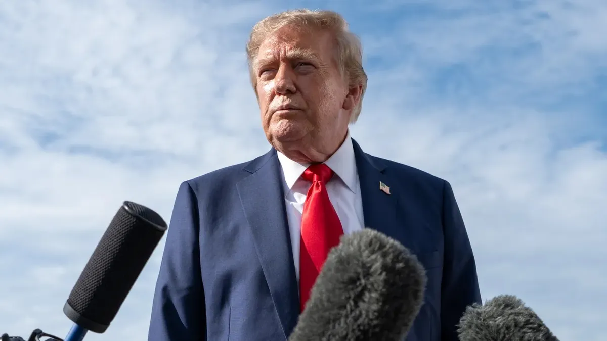 Donald Trump profundiza la guerra comercial con Canadá: ordenó retirar sus productos de las listas de contratos de EEUU