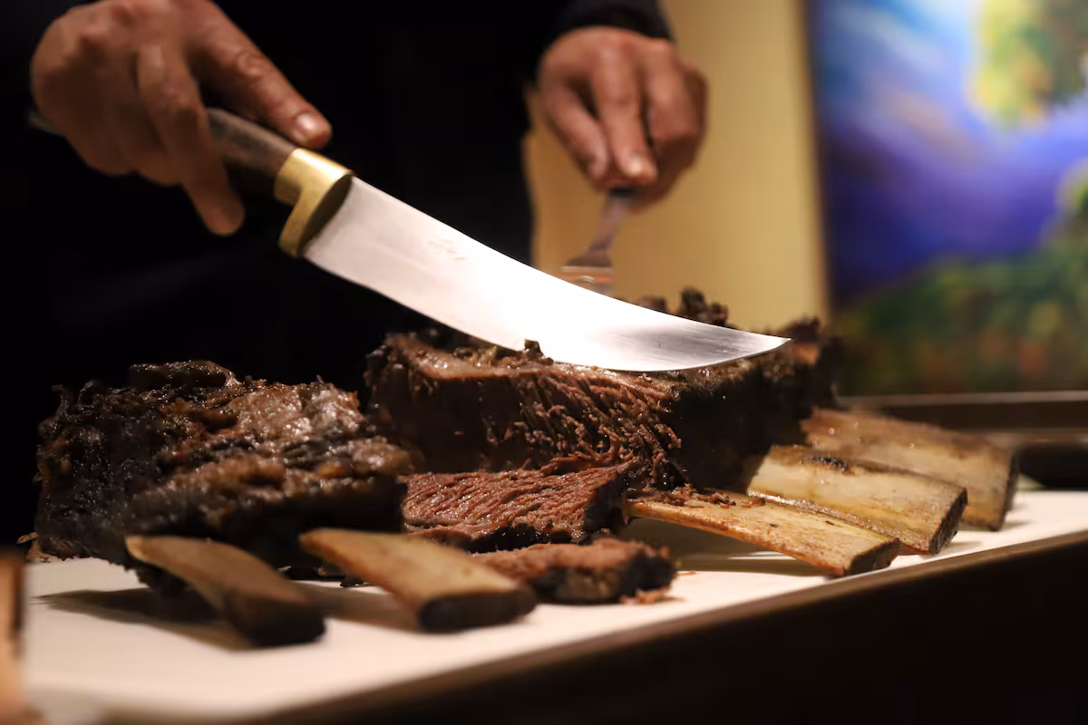Contraste: la faena vacuna tuvo uno de sus peores agostos en 47 años, el consumo de carne cayó un 9,5% y siguió el boom de exportaciones