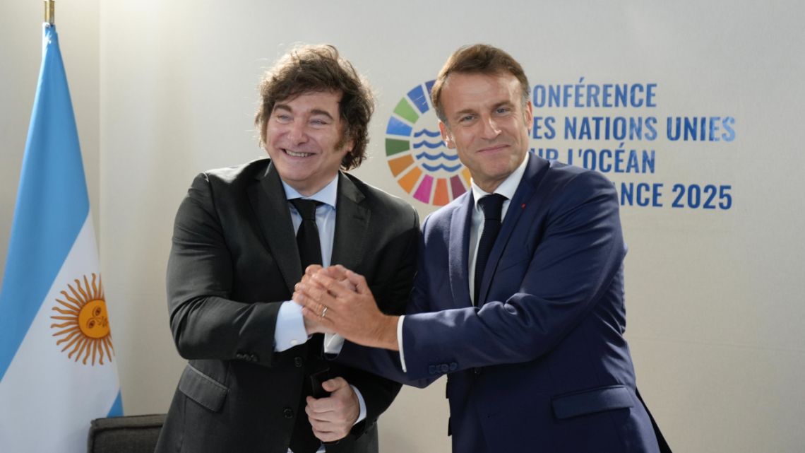 Milei llega a París: foto con Macron, inversiones y puesta en pausa de la tensión geopolítica