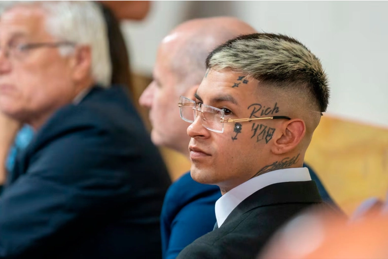 L-Gante: allanaron propiedades vinculadas al cantante por una denuncia de amenazas con armas