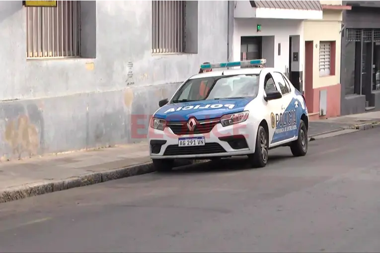 Tres detenidos tras el robo de una moto, un hurto y una fuga domiciliaria