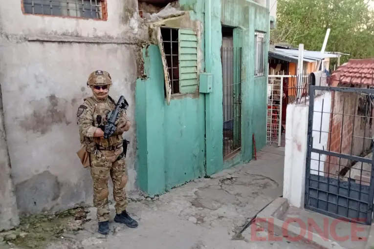 Narcomenudeo: allanaron una vivienda y hallaron dosis de marihuana y cocaína