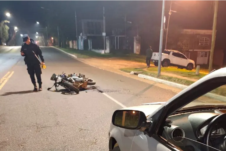 Accidente en Concordia dejó a una joven hospitalizada tras una maniobra de adelantamiento