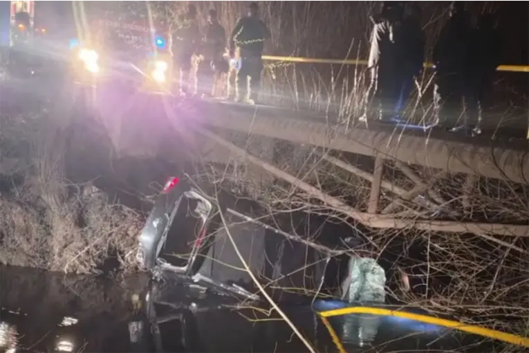 Encontraron el cuerpo de un niño de cuatro años desaparecido tras la caída de un auto a un canal
