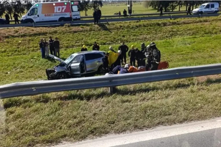 Una embarazada debió ser trasladada en helicóptero tras un choque en la autopista Rosario-Córdoba