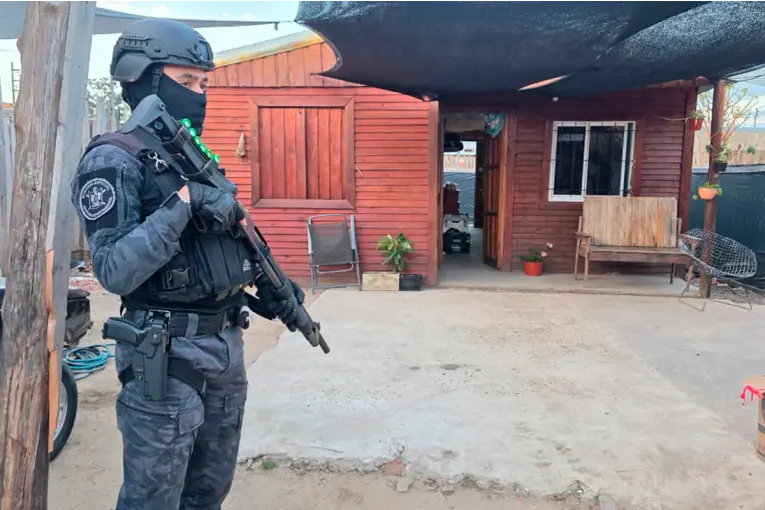 Dos detenidos tras allanamientos en Concordia: secuestraron drogas y casi $1,8 millones