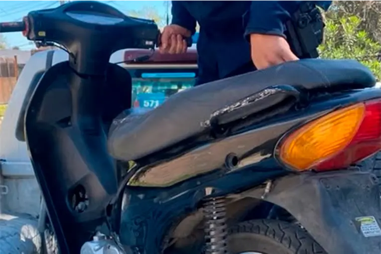 Circulaba en una moto robada y detuvieron al conductor tras una persecución en Paraná
