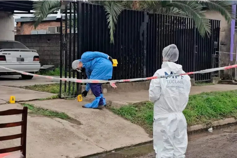 Un adolescente prendió fuego a su ex pareja en Tucumán y fue detenido: ella está internada