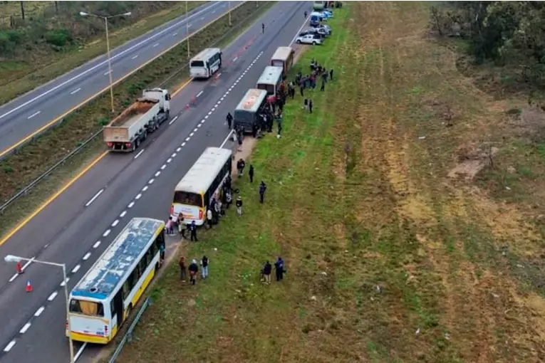 Operativo sobre colectivos en la Ruta 14 dejó cuatro detenidos y droga secuestrada