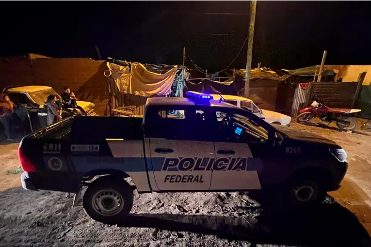 Desarticularon dos puntos de venta de drogas y detuvieron a dos hombres en Paraná