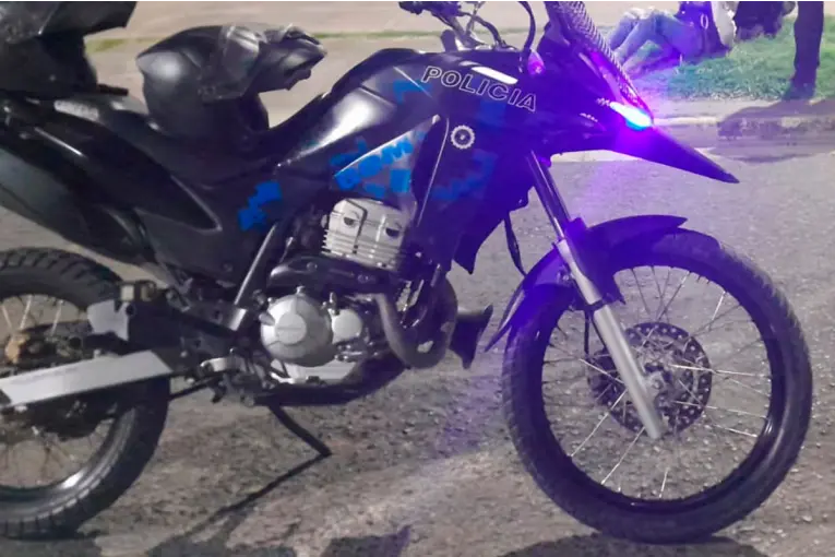 Tras una persecución, recuperaron una moto robada en Paraná y detuvieron a dos personas