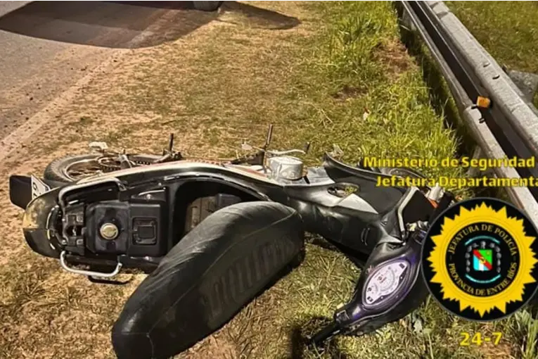 San José: un joven sufrió lesiones graves tras chocar su moto contra un guardarraíl
