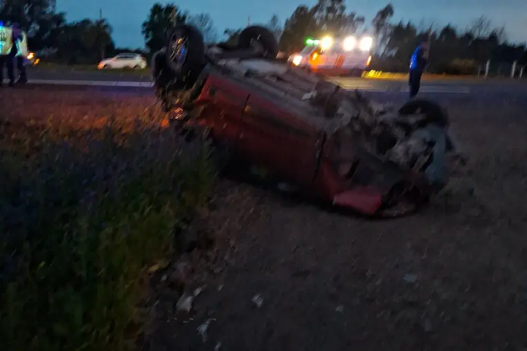 Un auto volcó en la Autovía 14: la maniobra de un camión habría originado el accidente
