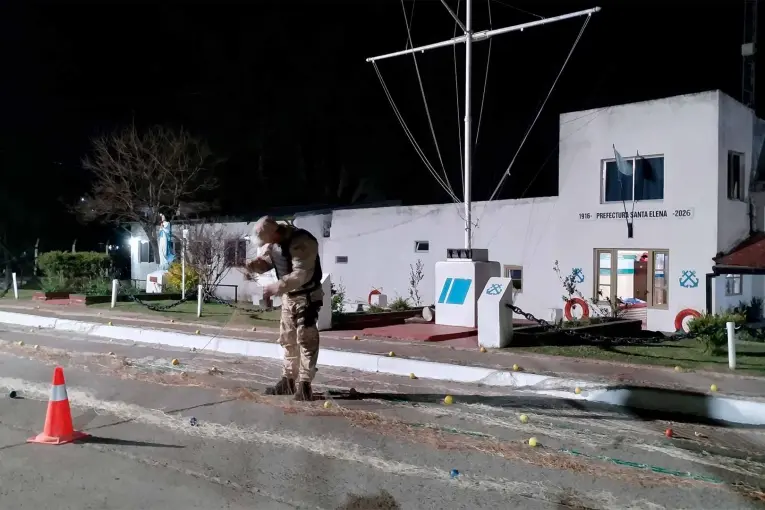 Secuestraron redes, armas y dos embarcaciones en el río Paraná